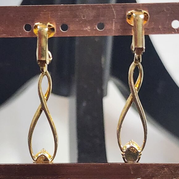 Avon Gold Tone Faux Opal Dangle Drop Figure Eight Vintage Magnet Clip On Earring - Picture 6 of 16